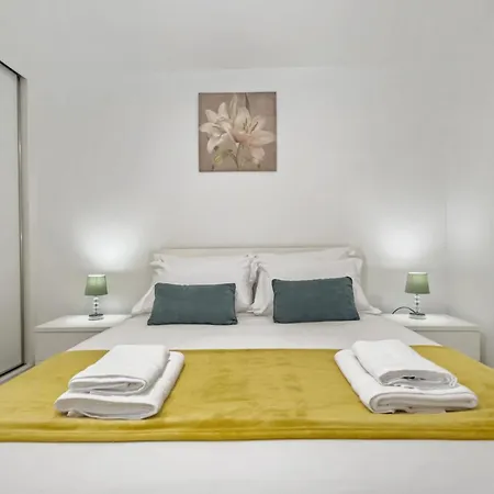 Seaside Charm I Apartment Camara de Lobos