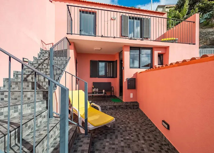 Seaside Charm I